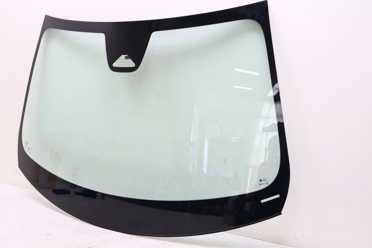 VOLVO XC60 II SZYBA CZOŁOWA 32368715ZIELONE
