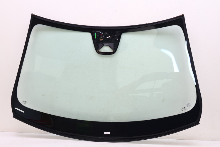 VOLVO XC60 II SZYBA CZOŁOWA 32368715ZIELONE