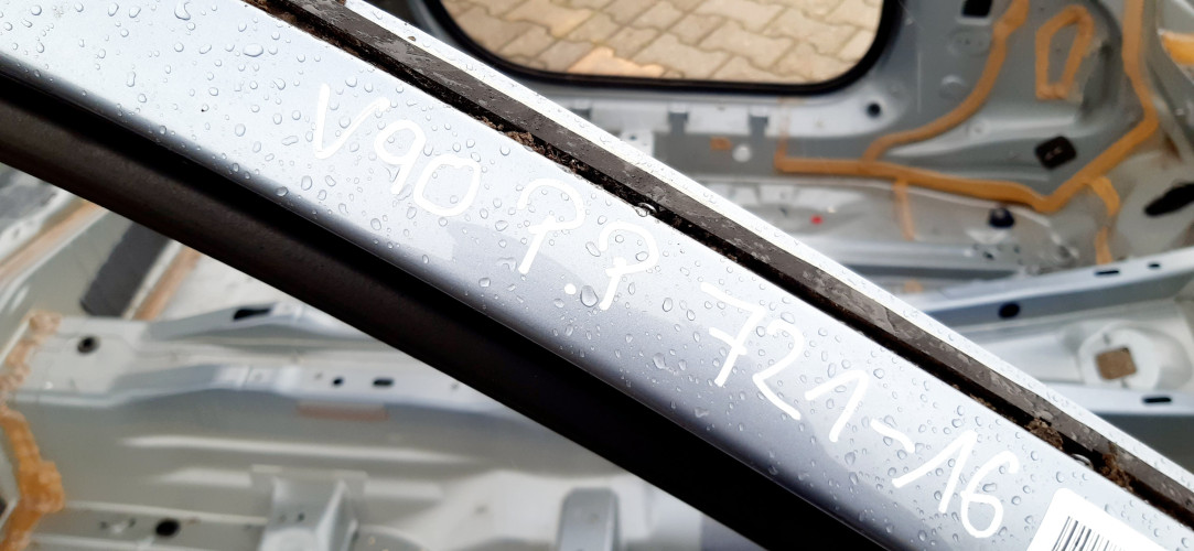 VOLVO V90 ĆWIARTKA PRAWA PRZÓD 721-16