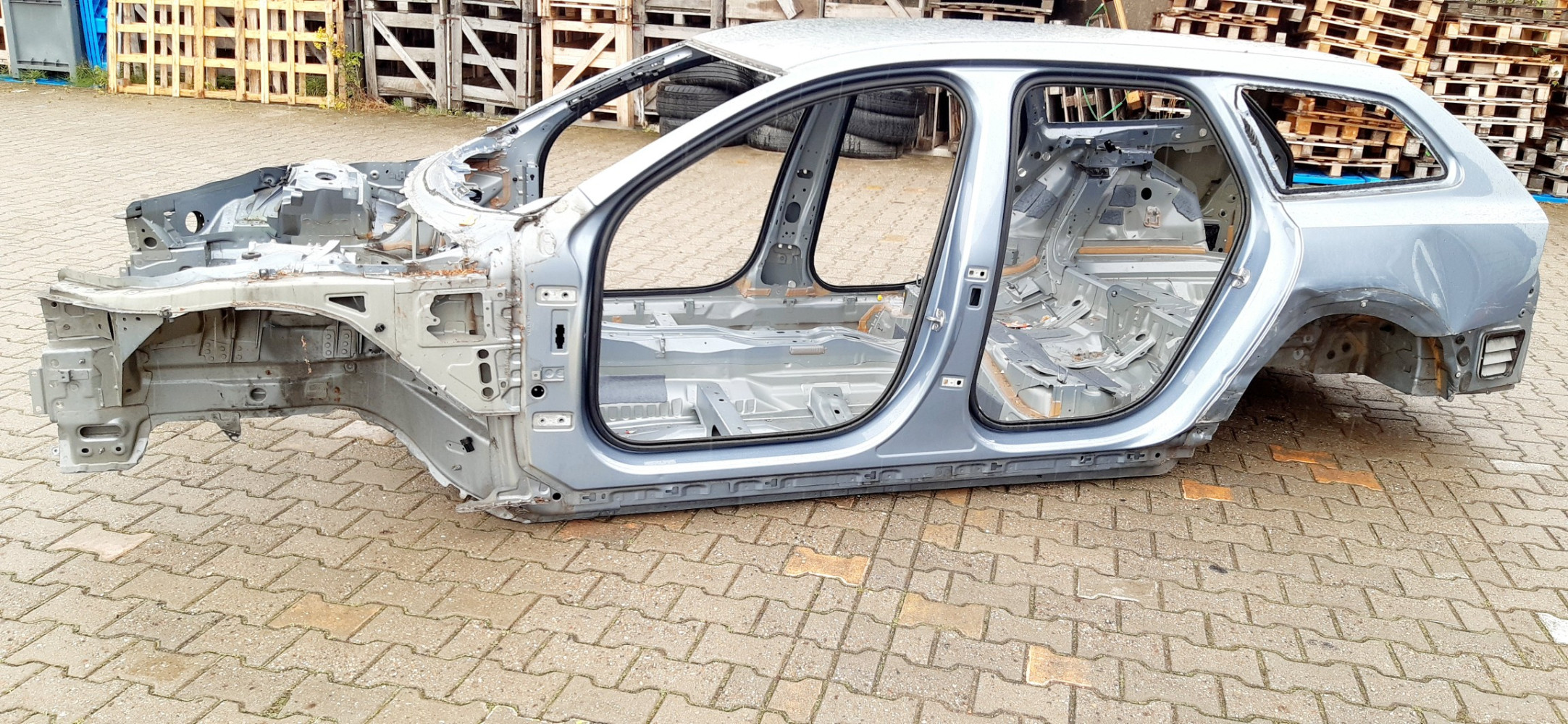 VOLVO V90 ĆWIARTKA LEWA PRZÓD 721-16