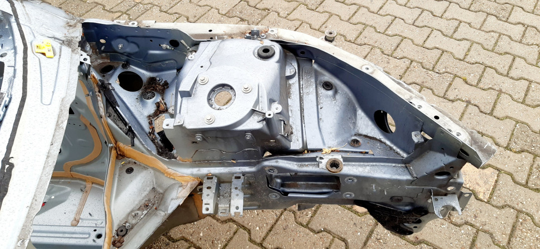 VOLVO V90 ĆWIARTKA LEWA PRZÓD 721-16