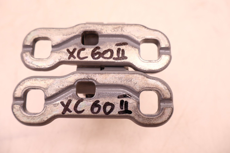 VOLVO XC60 II ZAWIASY DRZWI LEWYCH TYŁ 735-15 31424455, 31424589