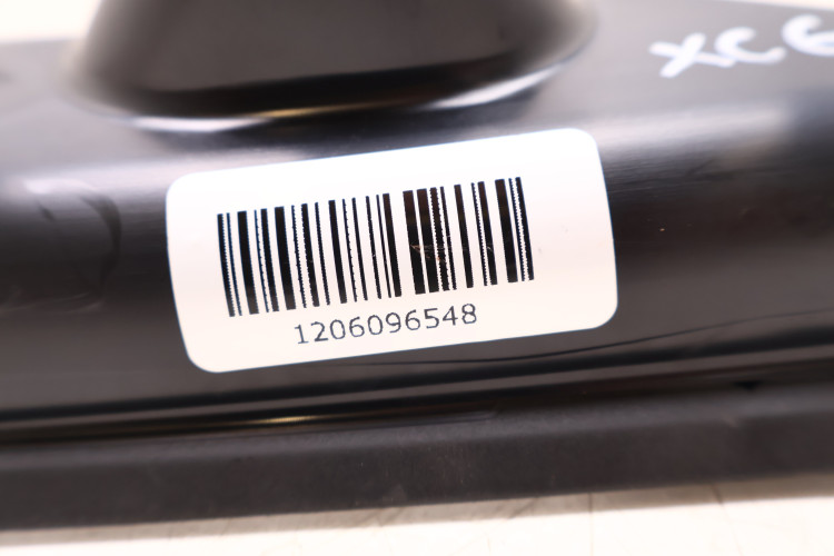 VOLVO XC60 II WYGŁUSZENIE BŁOTNIKA PRAWE PRZÓD 32338467