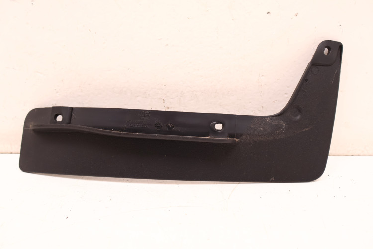 VOLVO XC60 II CHLAPACZ LEWY PRZÓD 32392706