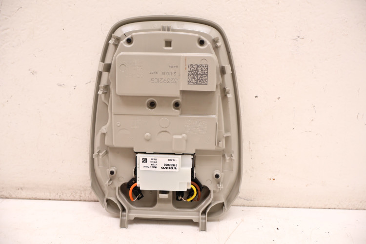 VOLVO XC60 II LAMPKA PODSUFITKI 31652852, 32392105