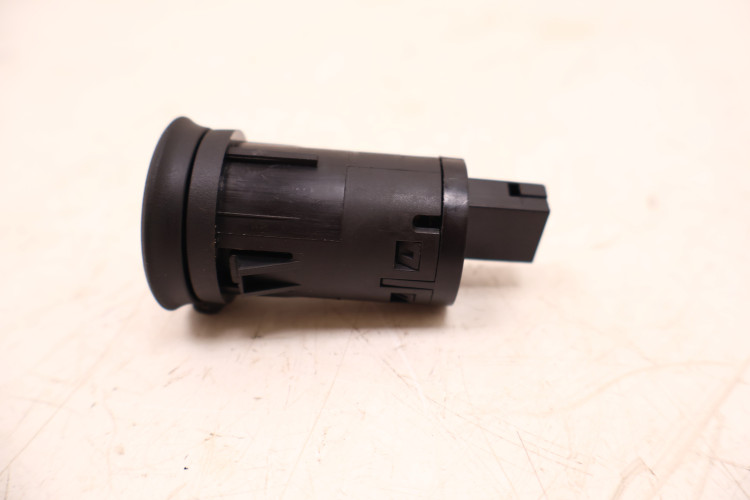 VOLVO XC60 II PANEL USB 32371568