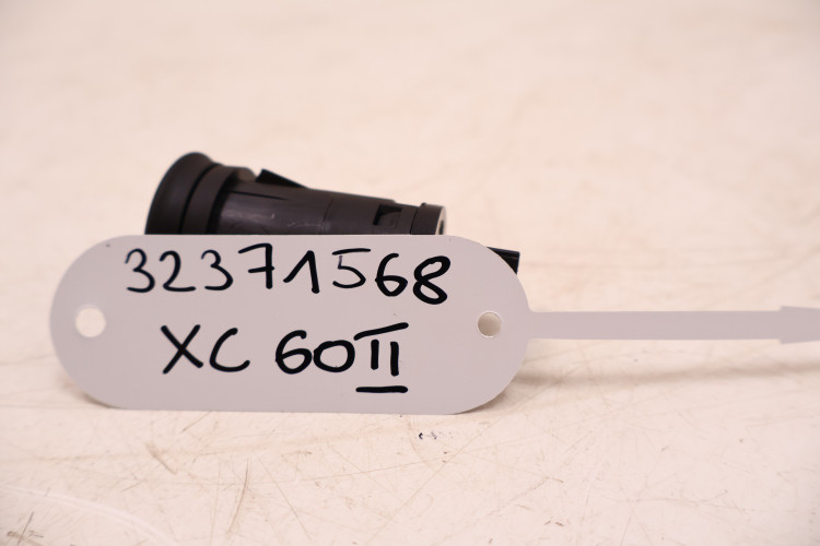 VOLVO XC60 II PANEL USB 32371568