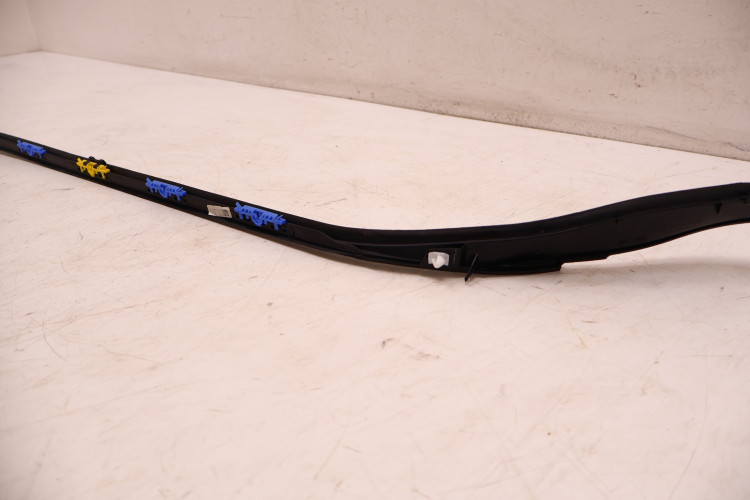 VOLVO XC60 II LISTWA SZYBY CZOŁOWEJ LEWA 32216112