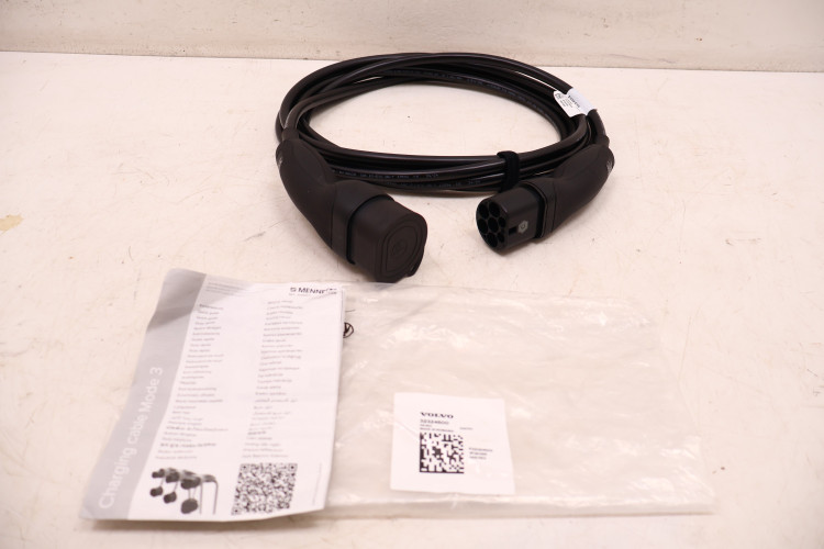 VOLVO XC60 II PRZEWÓD ŁADOWANIA ŁADOWARKA 32324600