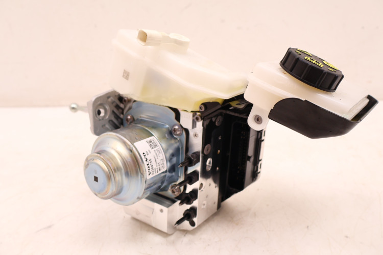 VOLVO XC60 II 2.0 T8 POMPA ABS 32384755, 32384756