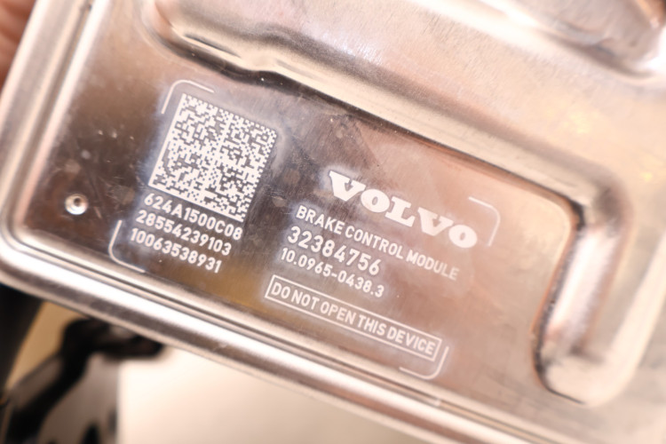 VOLVO XC60 II 2.0 T8 POMPA ABS 32384755, 32384756