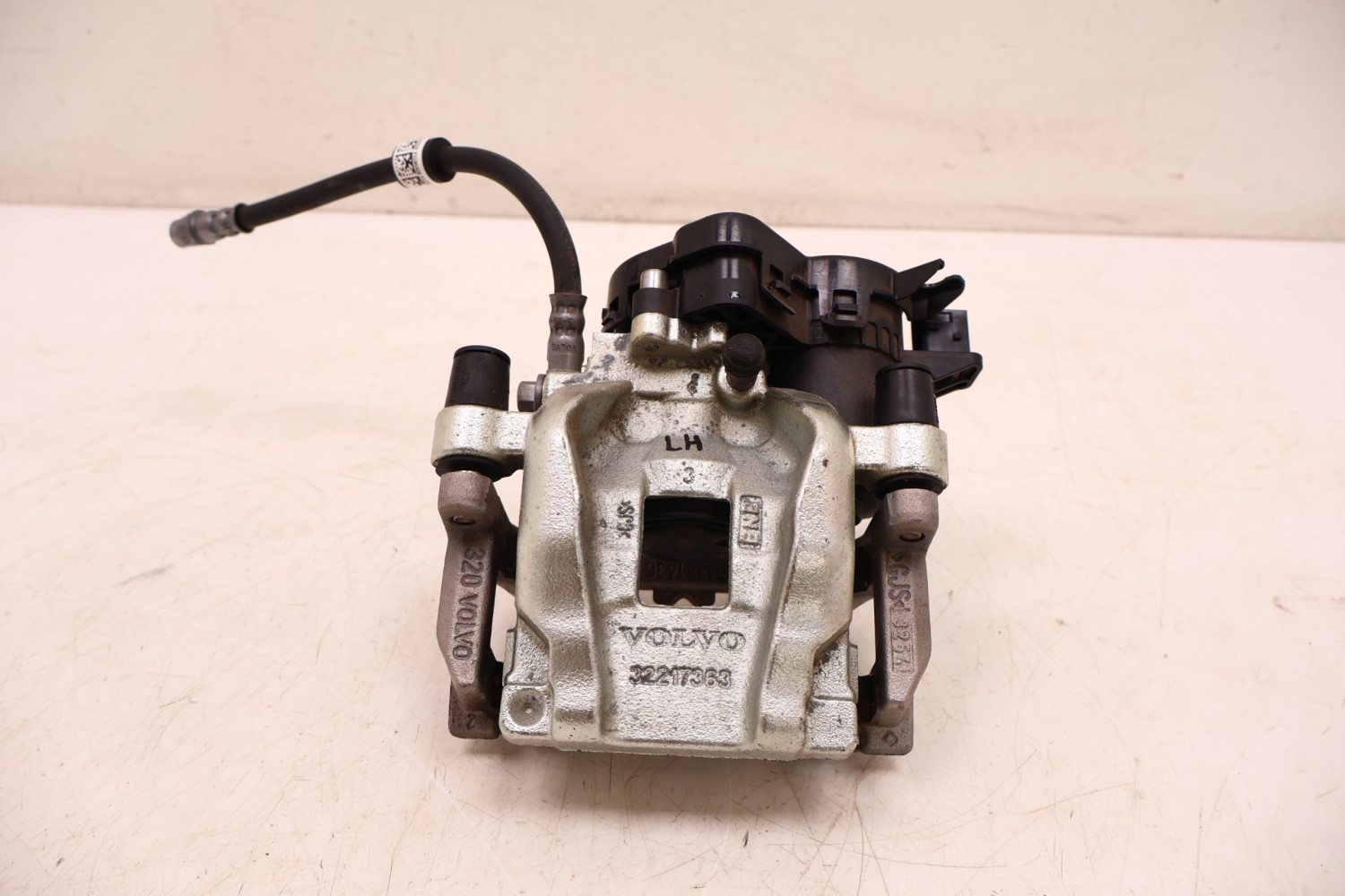 VOLVO XC60 II 2.0 T8 ZACISK HAMULCA LEWY TYŁ 32217363, 32301467
