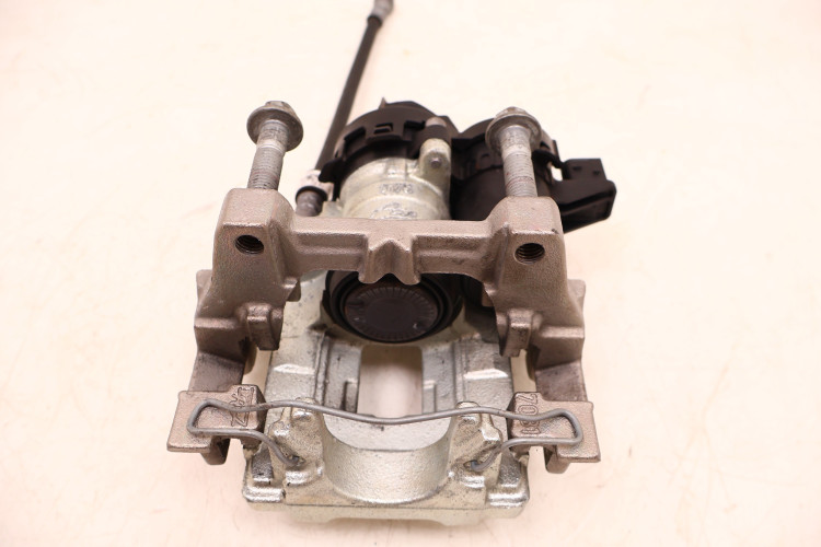 VOLVO XC60 II 2.0 T8 ZACISK HAMULCA PRAWY TYŁ 32217364, 32301468