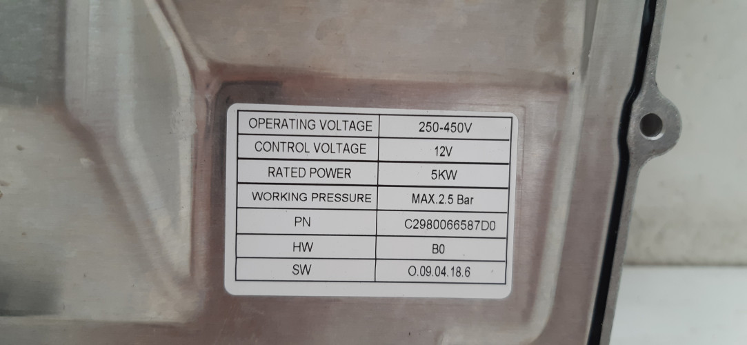 VOLVO XC60 II 2.0 T8 WEBASTO PODGRZEWACZ 32400100