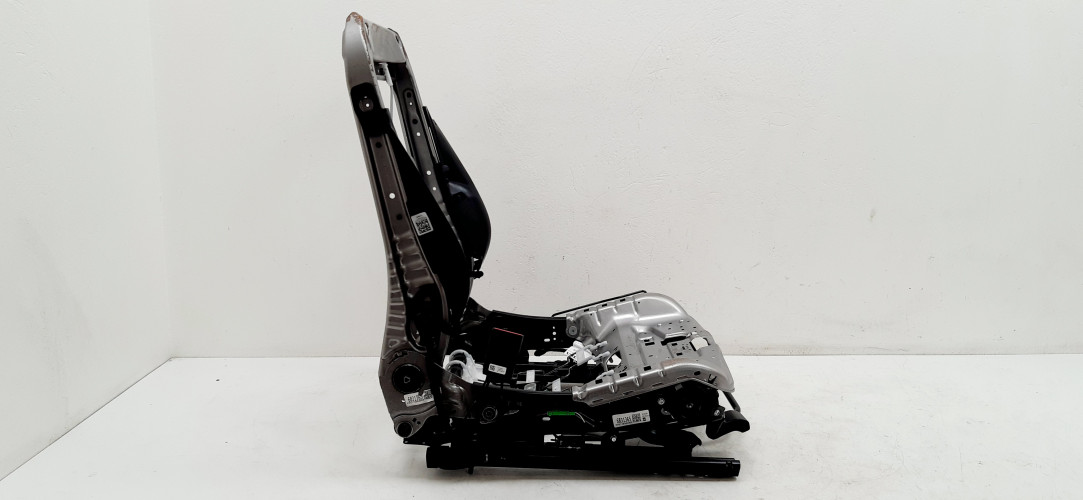VOLVO XC60 II STELAŻ FOTELA LEWY PRZÓD