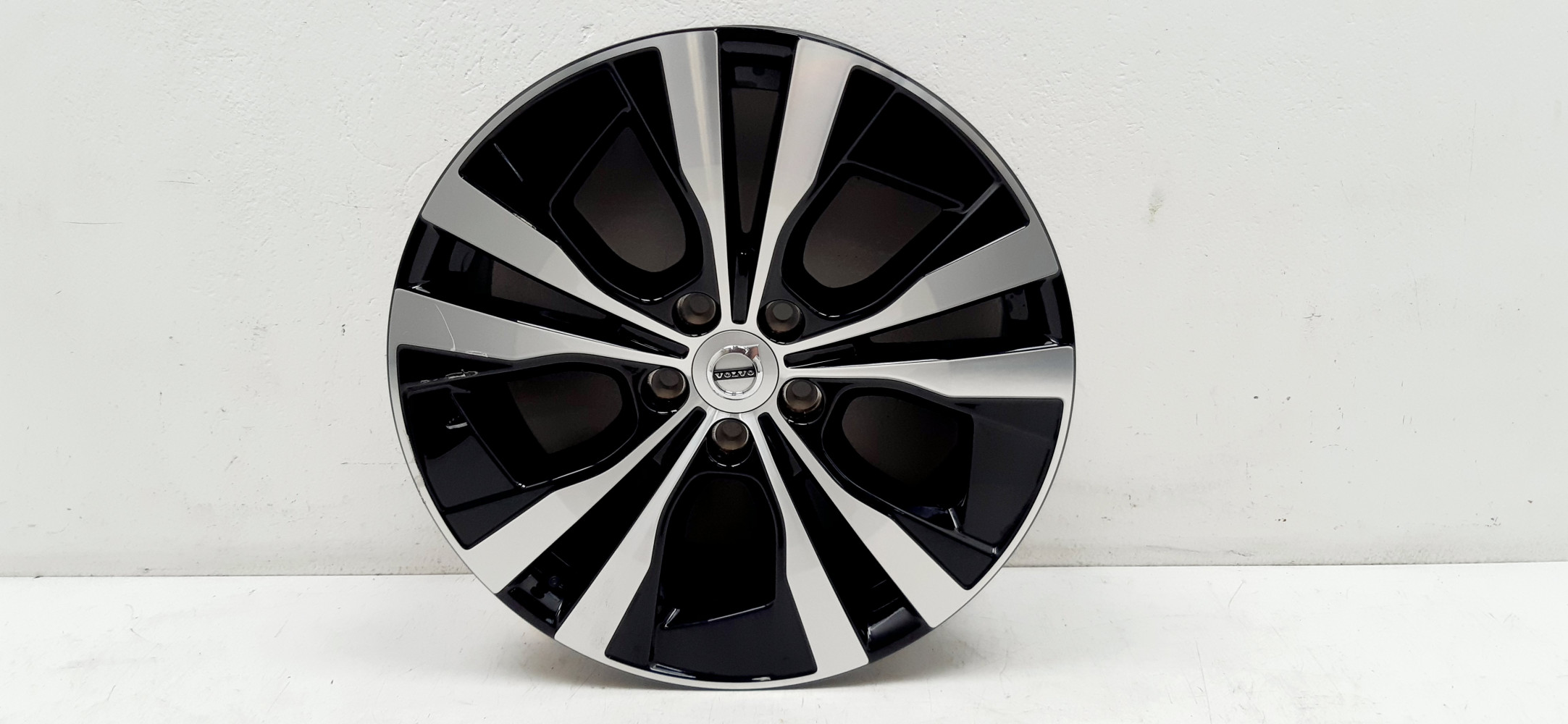 VOLVO XC60 II FELGA ALUMINIOWA 18X7.5 32209452