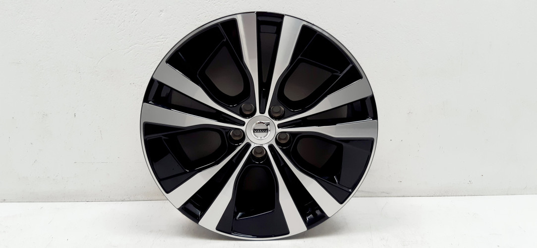 VOLVO XC60 II FELGA ALUMINIOWA 18X7.5 32209452