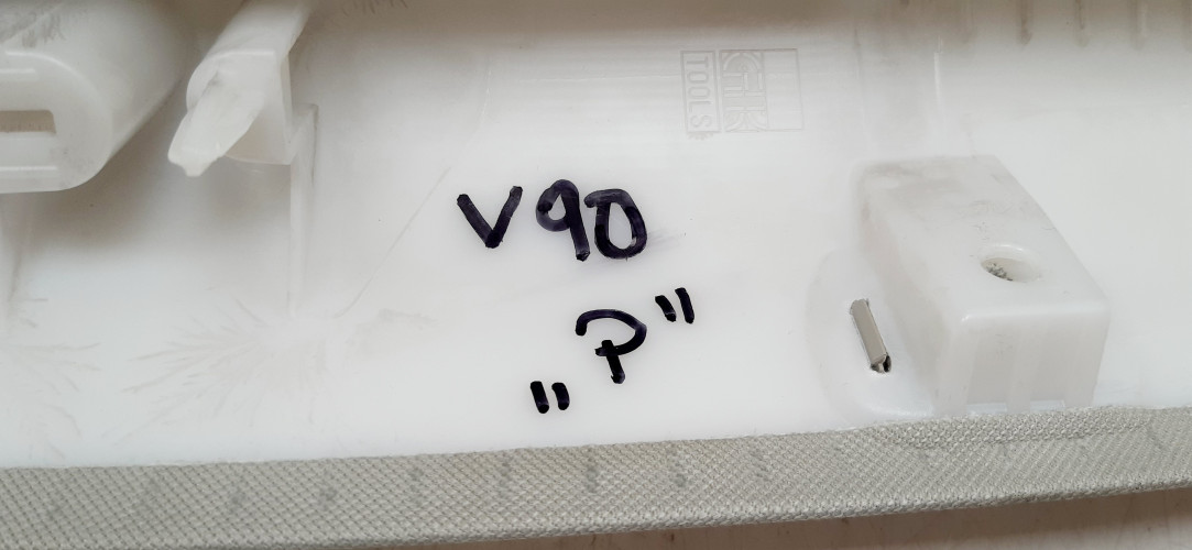 VOLVO V90 OSŁONA SŁUPKA A PRAWA