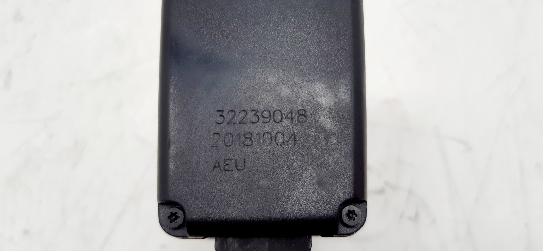 VOLVO V90 SPINKI ZAPIECIA PASÓW BEZPIECZEŃSTWA ŚRODEK TYŁ 32239048