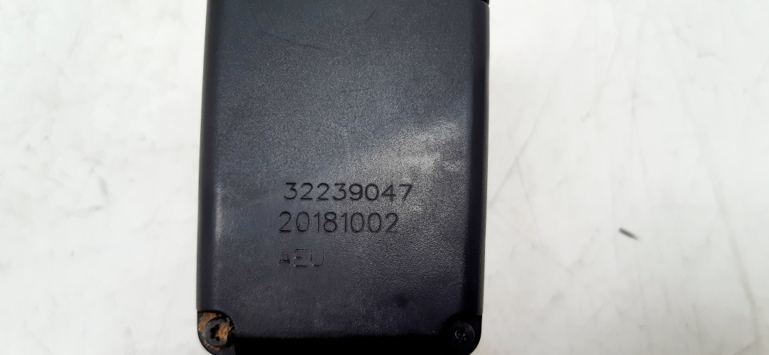 VOLVO V90 SPINKA ZAPIĘCIE PASA BEZPIECZEŃSTWA PRAWY TYŁ 32239047