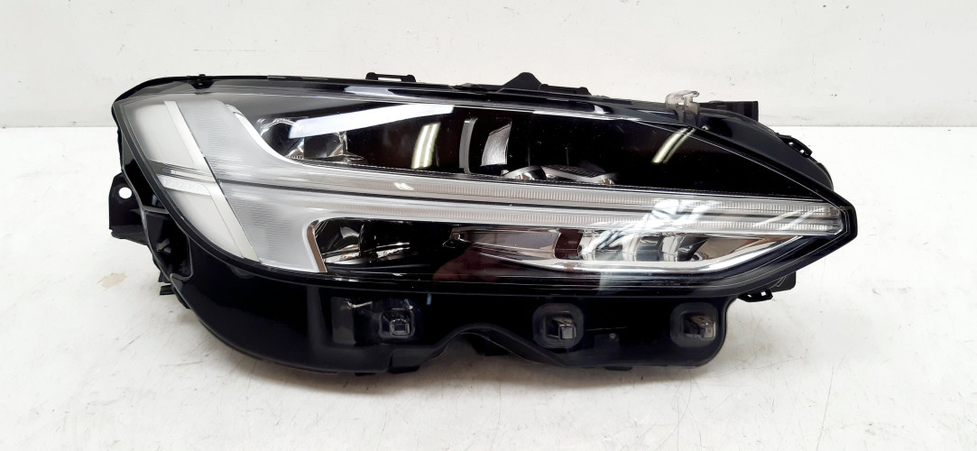 VOLVO V90 LAMPA PRAWA PRZÓD FULL LED MID UK 32228685