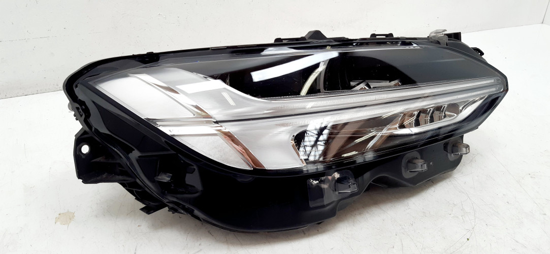 VOLVO V90 LAMPA PRAWA PRZÓD FULL LED MID UK 32228685