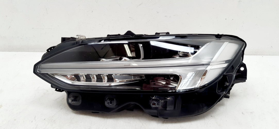 VOLVO V90 LAMPA LEWA PRZÓD FULL LED MID UK 32228684