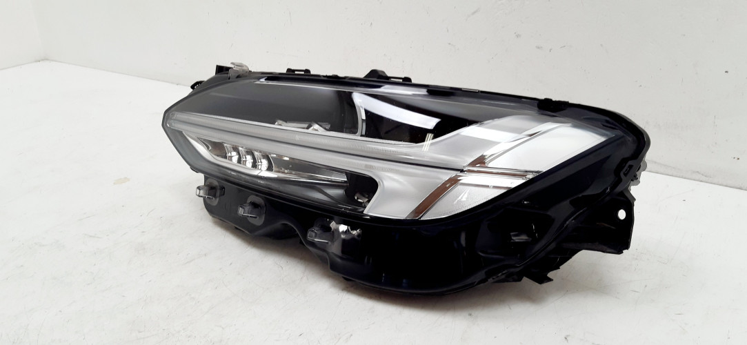 VOLVO V90 LAMPA LEWA PRZÓD FULL LED MID UK 32228684