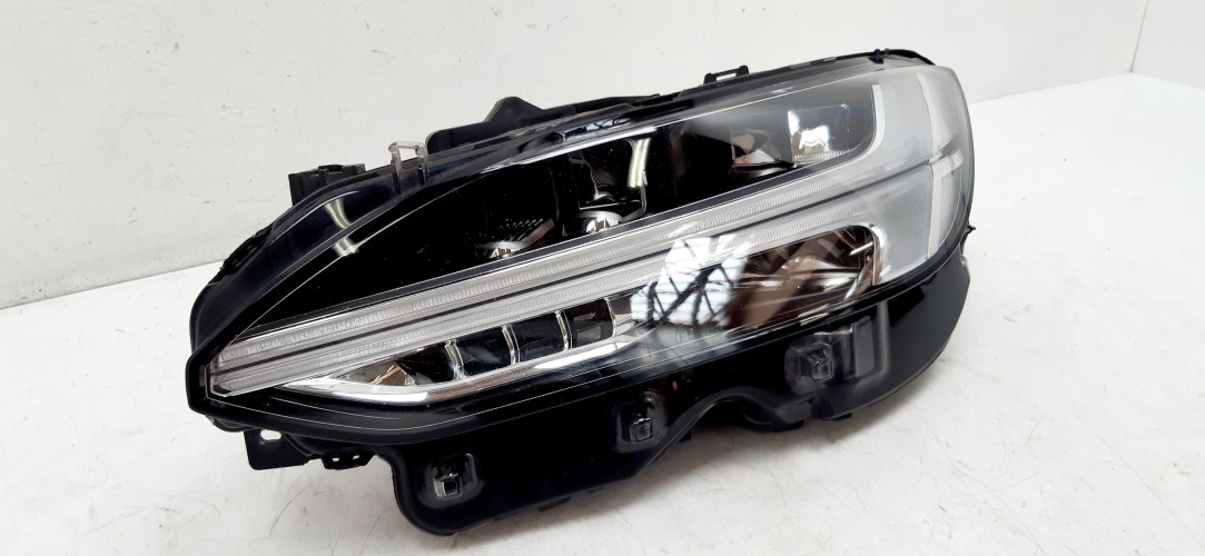 VOLVO V90 LAMPA LEWA PRZÓD FULL LED MID UK 32228684