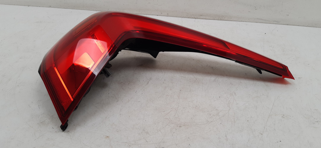 VOLVO V90 LAMPA PRAWA TYŁ 32228833