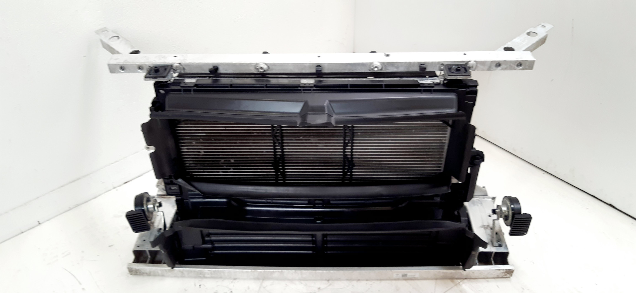VOLVO V90 2.0 D4 CROSS COUNTRY PAS PRZEDNI CHŁODNICE 32224824, 32224829,