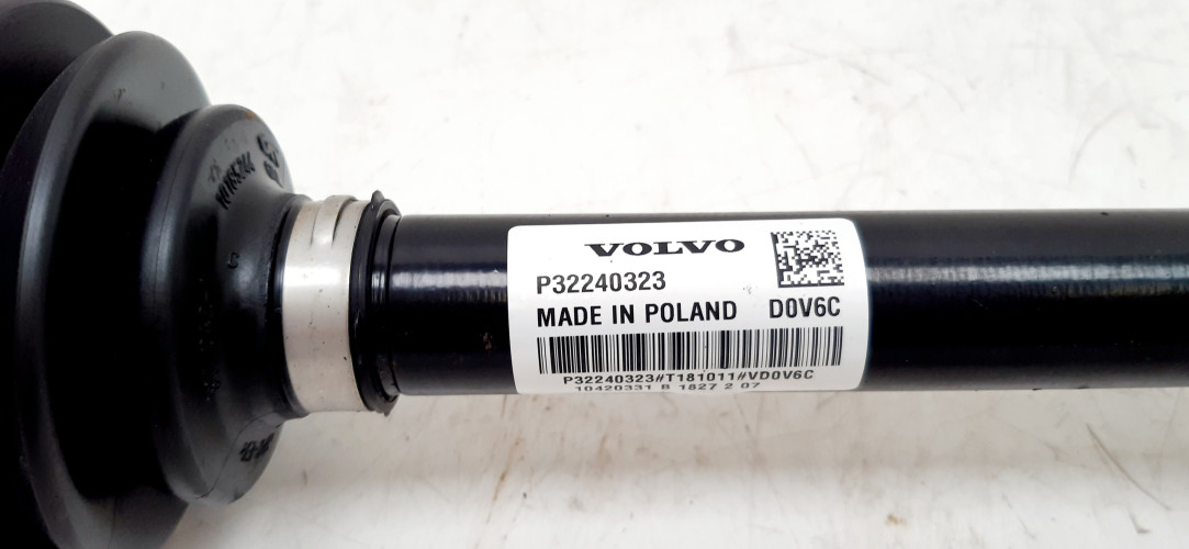 VOLVO V90 2.0 D4 PÓŁOŚ PRAWA PRZÓD 32240323