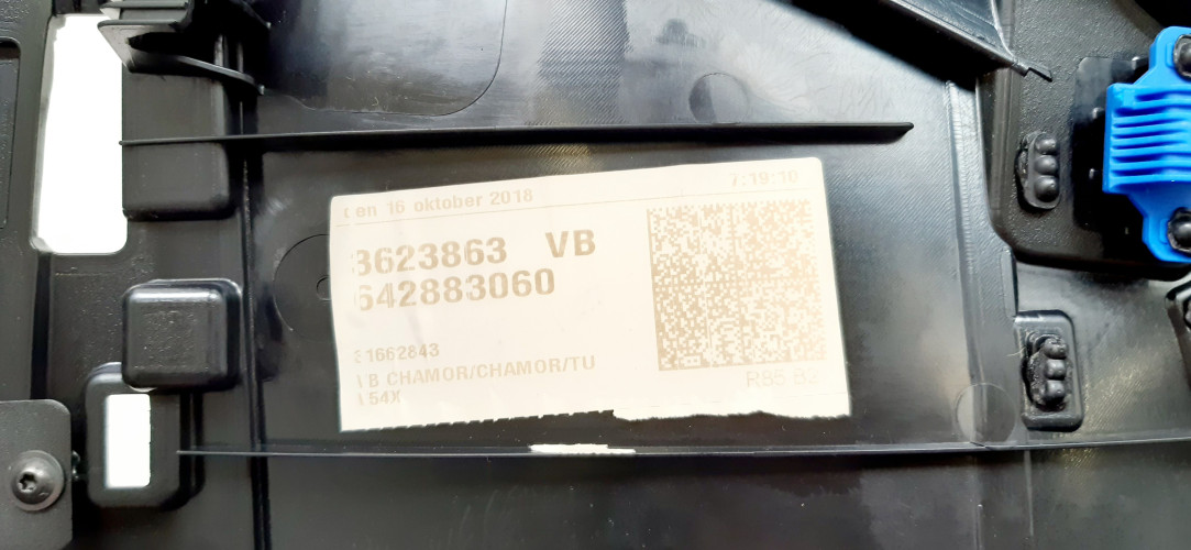 VOLVO V90 BOCZEK DRZWI LEWY TYŁ 31662843