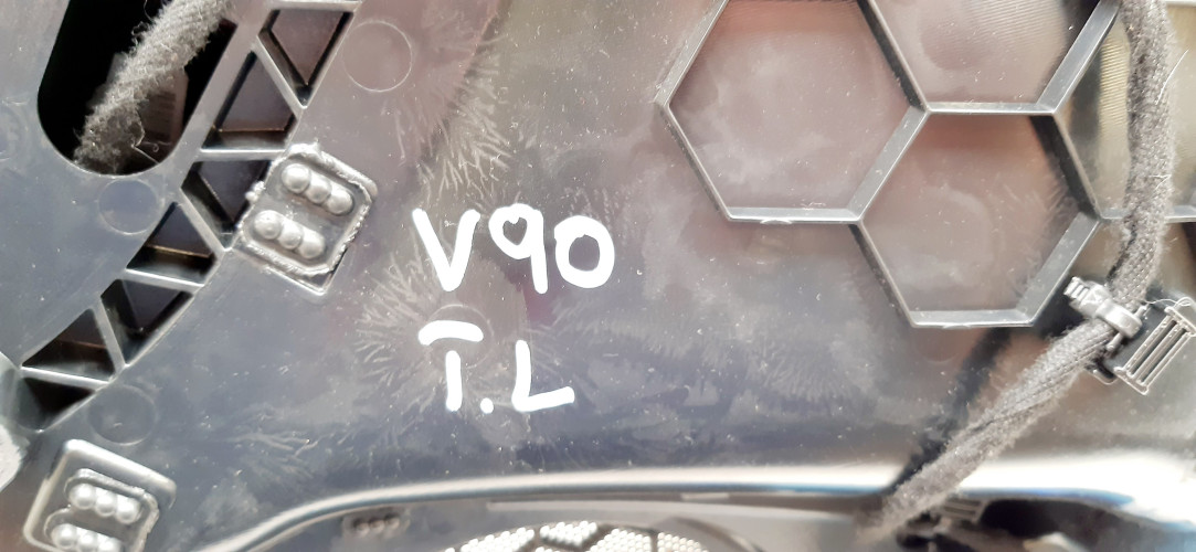 VOLVO V90 BOCZEK DRZWI LEWY TYŁ 31662843