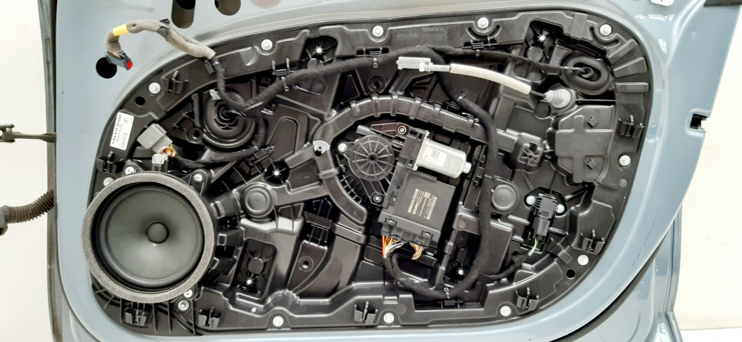 VOLVO V90 CROSS COUNTRY DRZWI PRAWE PRZÓD 721-16