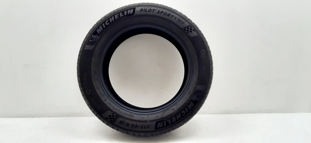 OPONA MICHELIN PILOT SPORT 4 SUV 235/60/18