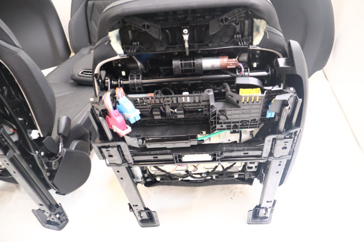 MERCEDES-BENZ CLE A236 AMG FOTEL FOTELE KANAPA