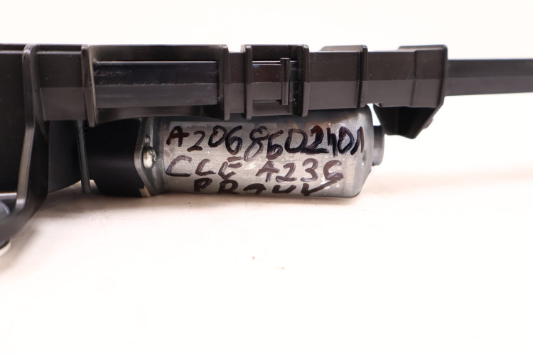 MERCEDES-BENZ CLE A236 PODAJNIK PASA BEZPIECZEŃSTWA PRAWY A2068602401