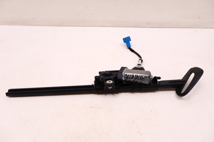 MERCEDES-BENZ CLE A236 PODAJNIK PASA BEZPIECZEŃSTWA LEWY A2068602401