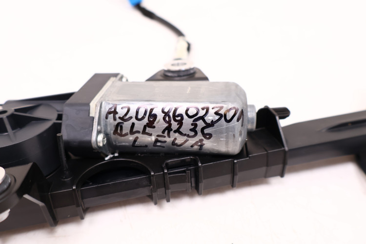 MERCEDES-BENZ CLE A236 PODAJNIK PASA BEZPIECZEŃSTWA LEWY A2068602401