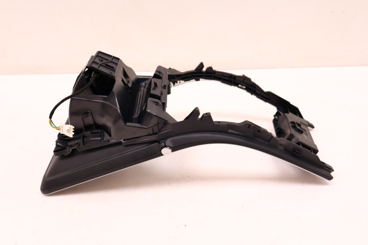 MERCEDES-BENZ CLE A236 RAMKA TUNELU ŚRODKOWEGO A2366808800