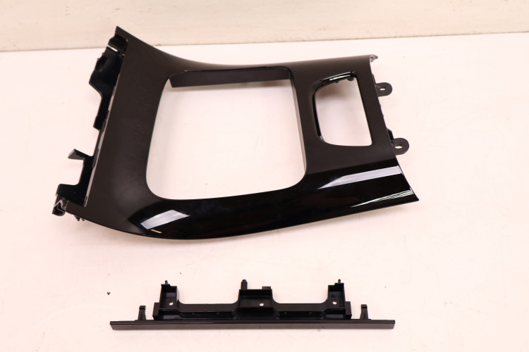 MERCEDES-BENZ CLE A236 DEKOR OSŁONA TUNELU ŚRODKOWEGO A2366807300