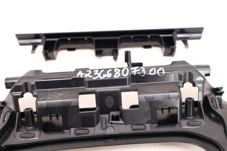 MERCEDES-BENZ CLE A236 DEKOR OSŁONA TUNELU ŚRODKOWEGO A2366807300