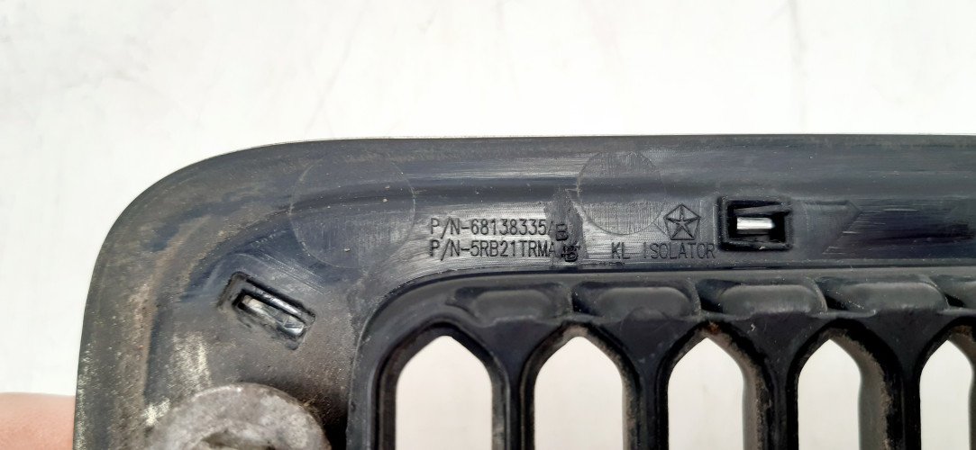 JEEP CHEROKEE KL KRATKA MASKI NR. 6 68138335