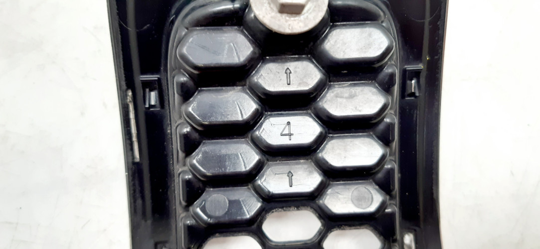 JEEP CHEROKEE KL KRATKA MASKI NR. 4 68138335