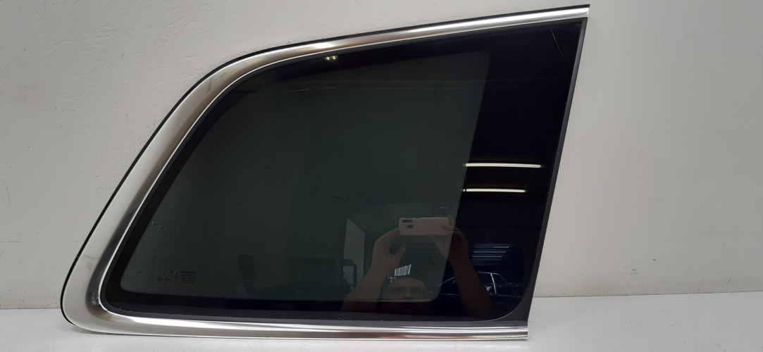 VOLVO XC90 II SZYBA KAROSERYJNA PRAWA 32206908