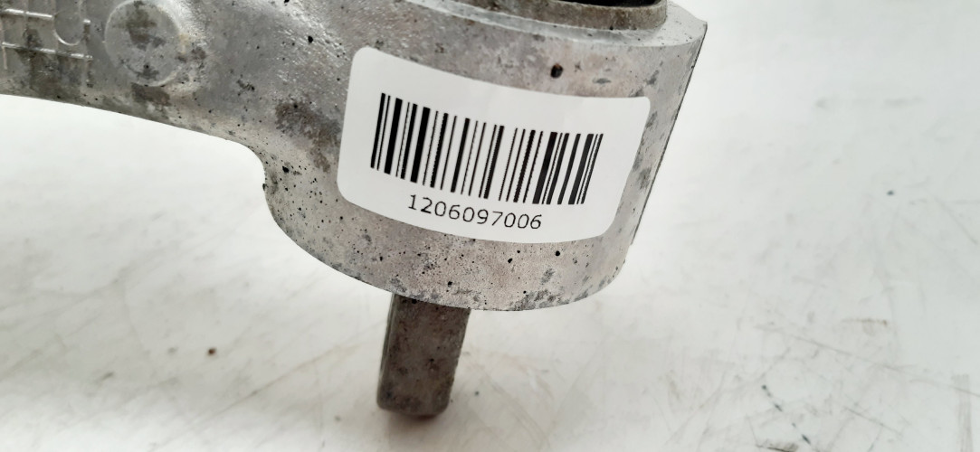 VOLVO XC90 II WAHACZ PRAWY TYŁ 31360734