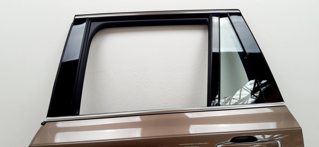 VOLVO XC90 II DRZWI LEWE TYŁ 700-16