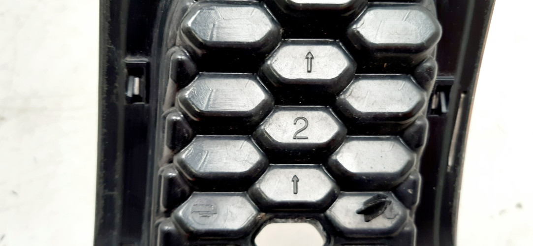 JEEP CHEROKEE KL KRATKA MASKI NR. 2 68138335