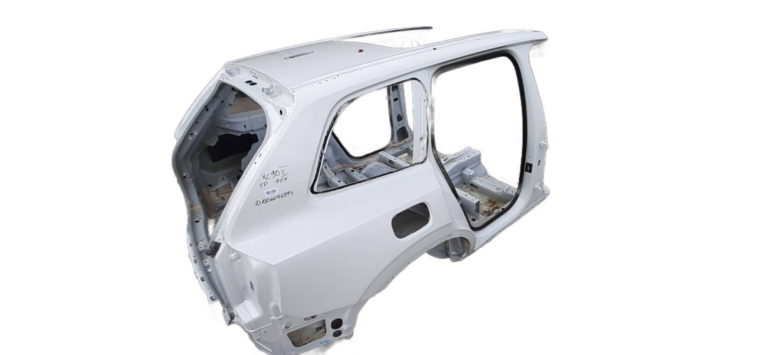 VOLVO XC90 II ĆWIARTKA BŁONIK PRAWA TYŁ 707
